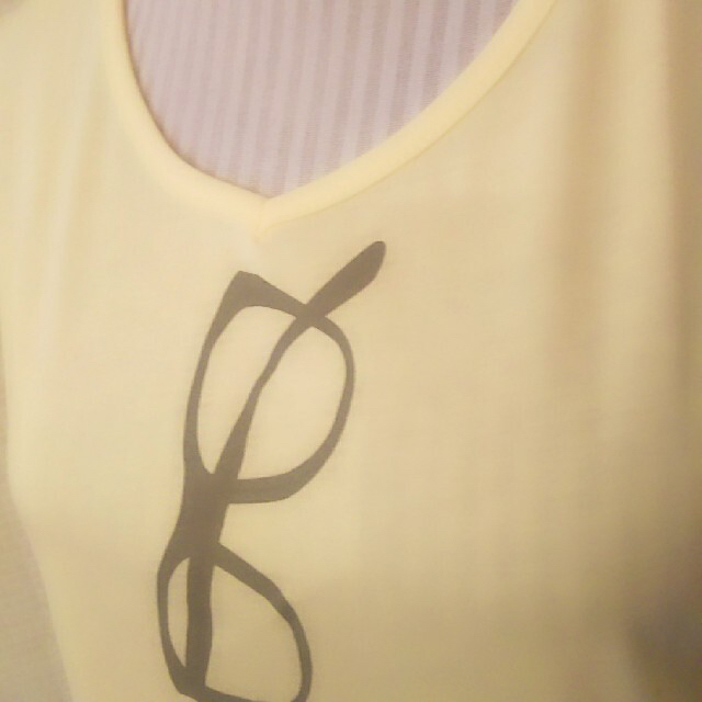 新品タグ付き イエローTシャツ レディースのトップス(Tシャツ(半袖/袖なし))の商品写真