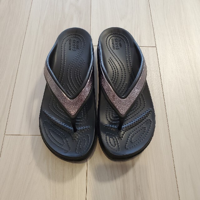 crocs(クロックス)のクロックス　レディース　ビーチサンダル　サイズ8 レディースの靴/シューズ(ビーチサンダル)の商品写真