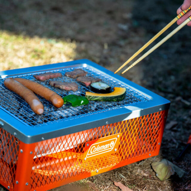 Coleman(コールマン)のColeman × BEAMS コラボ 別注 グリル コンロ BBQ スポーツ/アウトドアのアウトドア(ストーブ/コンロ)の商品写真