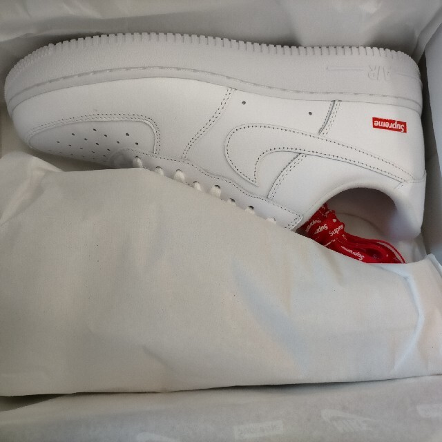 Supreme(シュプリーム)の27.5cm Supreme / Nike Air Force 1′ white メンズの靴/シューズ(スニーカー)の商品写真