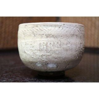 骨董　時代　珍品　茶碗　小ぶりな茶碗　小さい茶碗　白釉　象嵌　窯元無　作者無　(陶芸)