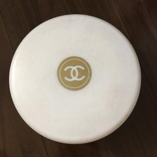 シャネル(CHANEL)のCHANELバスパウダー(ボディパウダー)