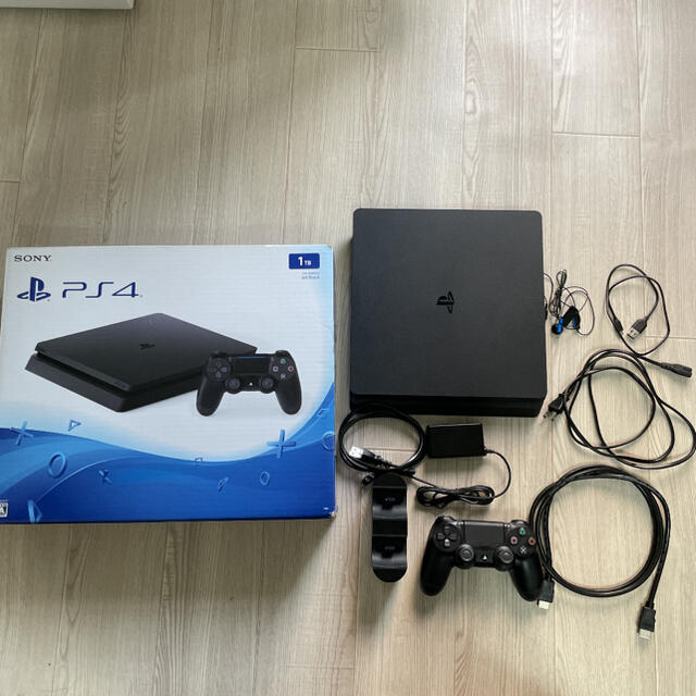 PlayStation4 ジェット・ブラック 1TB CUH-2000BB01