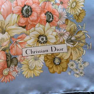 クリスチャンディオール(Christian Dior)のkana 様専用　クリスチャンディオール　スカーフ大判　フラワーシルク100%(バンダナ/スカーフ)