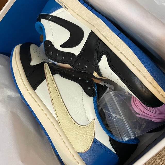 TRAVIS SCOTT × NIKE AIR JORDAN 1 LOW  メンズの靴/シューズ(スニーカー)の商品写真