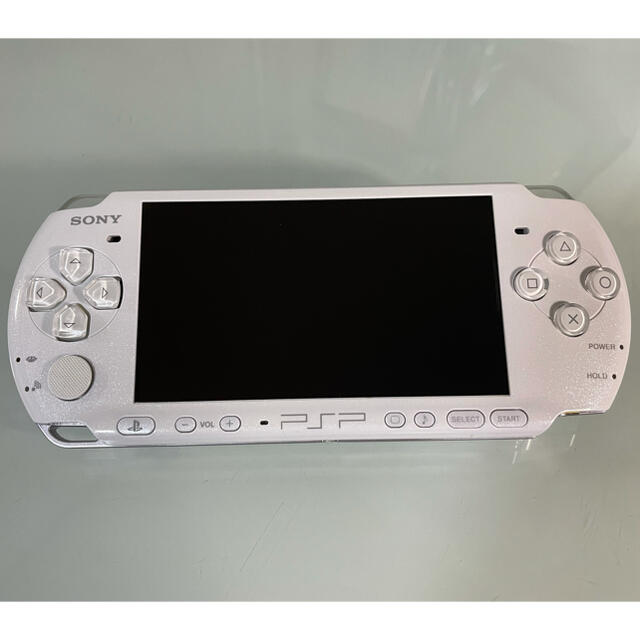 PlayStation Portable(プレイステーションポータブル)のPSP-3000  パールホワイト エンタメ/ホビーのゲームソフト/ゲーム機本体(携帯用ゲーム機本体)の商品写真