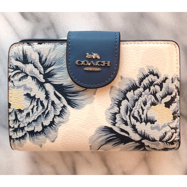 COACH(コーチ)の✨新作✨COACH ✤二つ折り財布✤ シグネチャー ホワイト マルチ レディース レディースのファッション小物(財布)の商品写真