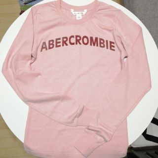 アバクロンビーアンドフィッチ(Abercrombie&Fitch)の新品未使用☆アバクロABERCROMBIEピンクSサイズ長袖ロンＴカットソー(Tシャツ(長袖/七分))