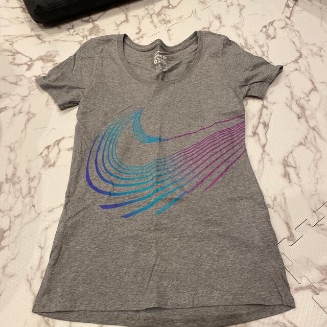 NIKE(ナイキ)のNIKEＴシャツ４点セット レディースのトップス(Tシャツ(半袖/袖なし))の商品写真