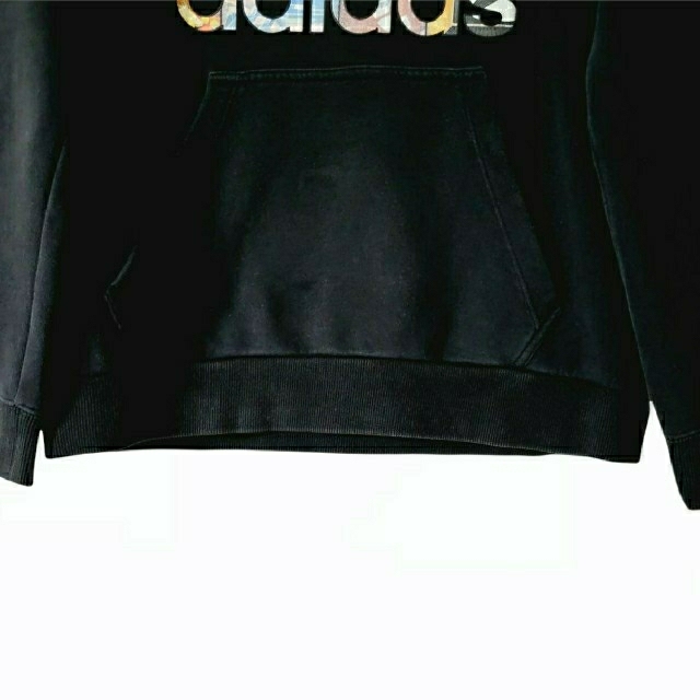 adidas(アディダス)の【限定品！】！adidas アディダス カタログ柄 パーカー ブラック Lサイズ メンズのトップス(パーカー)の商品写真