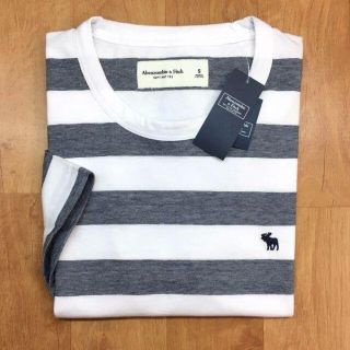 アバクロンビーアンドフィッチ(Abercrombie&Fitch)の新品【メンズXL】★アバクロ★太ボーダー柄！ロゴ刺しゅう半袖Ｔシャツ/白紺(Tシャツ/カットソー(半袖/袖なし))