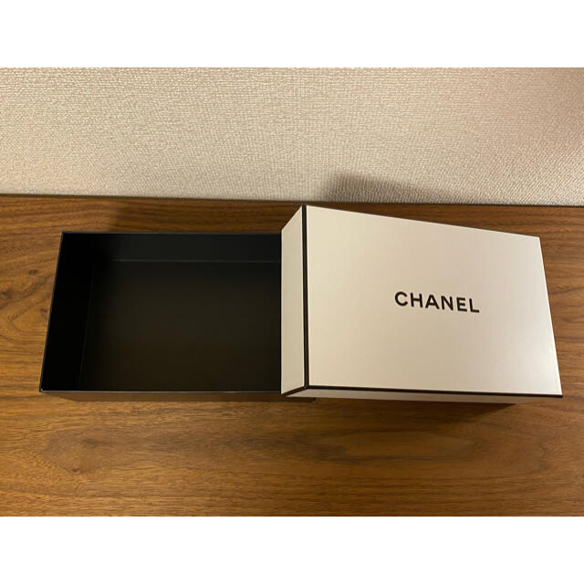 CHANEL(シャネル)のシャネル空箱 インテリア/住まい/日用品のオフィス用品(ラッピング/包装)の商品写真
