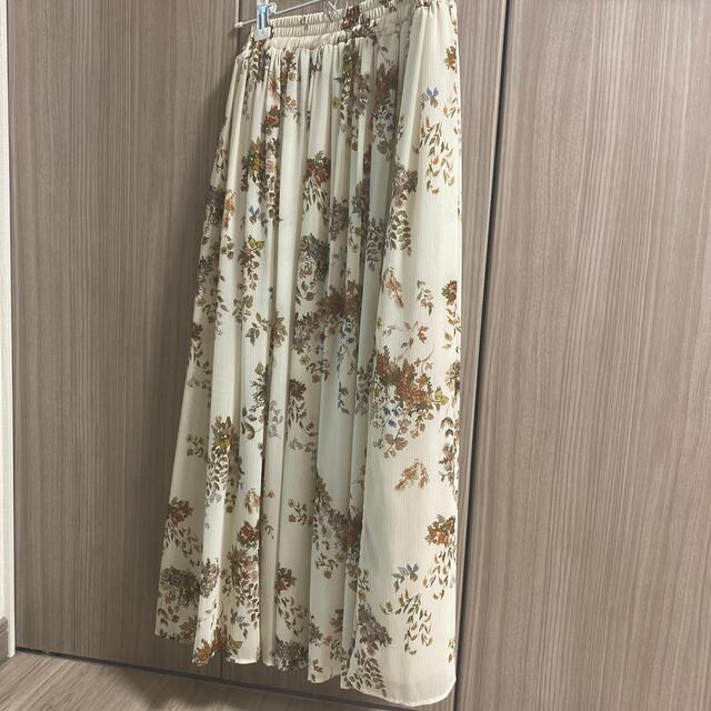 DRESSLAVE(ドレスレイブ)の花柄セットアップ レディースのスカート(ロングスカート)の商品写真