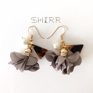 shirr…❤︎秋冬ピアス❤︎即購入ok(ピアス)