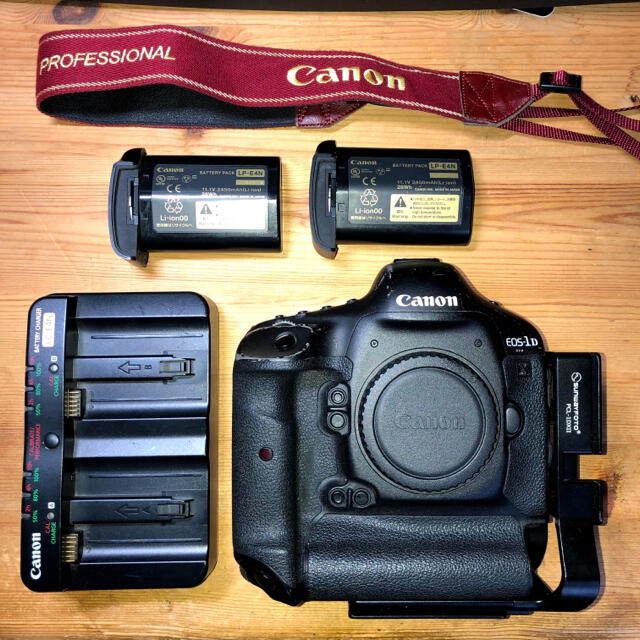 Caballero amable níquel principal 新製品情報も満載 Canon - Canon EOS−1D X ボディ バッテリー2個、Lクランプのオマケ付き デジタル一眼 -  sanmartinbakery.us