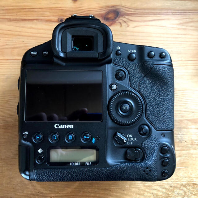 Canon EOS−1D X ボディ バッテリー2個、Lクランプのオマケ付き Canon EOS−1D X ボディ バッテリー2個、Lクランプのオマケ付き