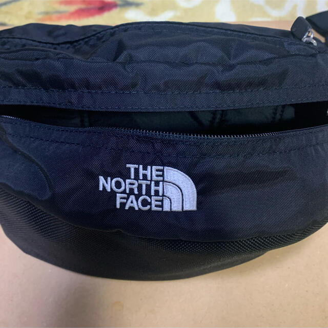 THE NORTH FACE(ザノースフェイス)のノースフェイス　ウエストバック メンズのバッグ(ウエストポーチ)の商品写真