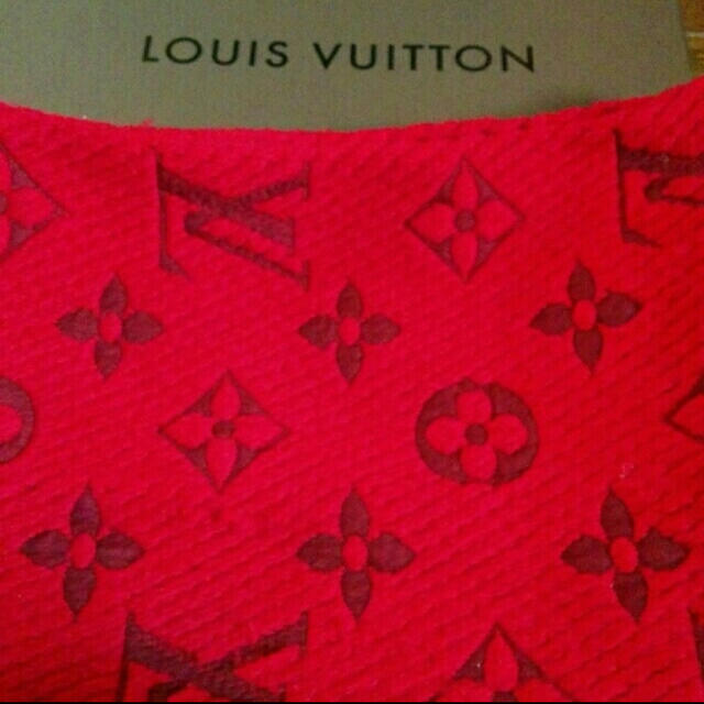 LOUIS VUITTON(ルイヴィトン)のルイヴィトン⌘ロゴマニアマフラー レディースのファッション小物(マフラー/ショール)の商品写真