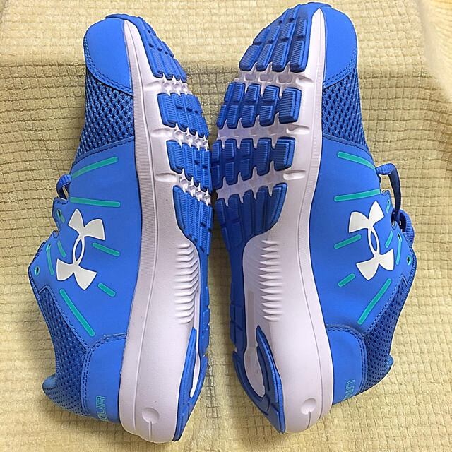 UNDER ARMOUR(アンダーアーマー)のシューズ レディースの靴/シューズ(スニーカー)の商品写真