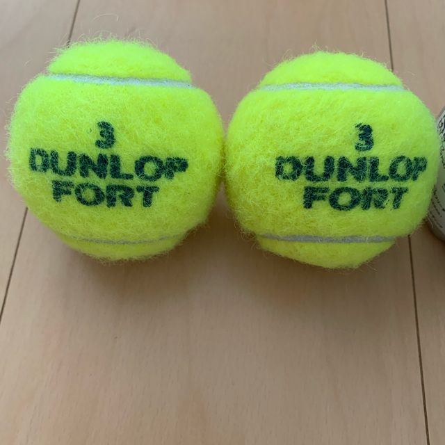 DUNLOP(ダンロップ)のダンロップフォート　テニスボール　2個　3番 スポーツ/アウトドアのテニス(ボール)の商品写真