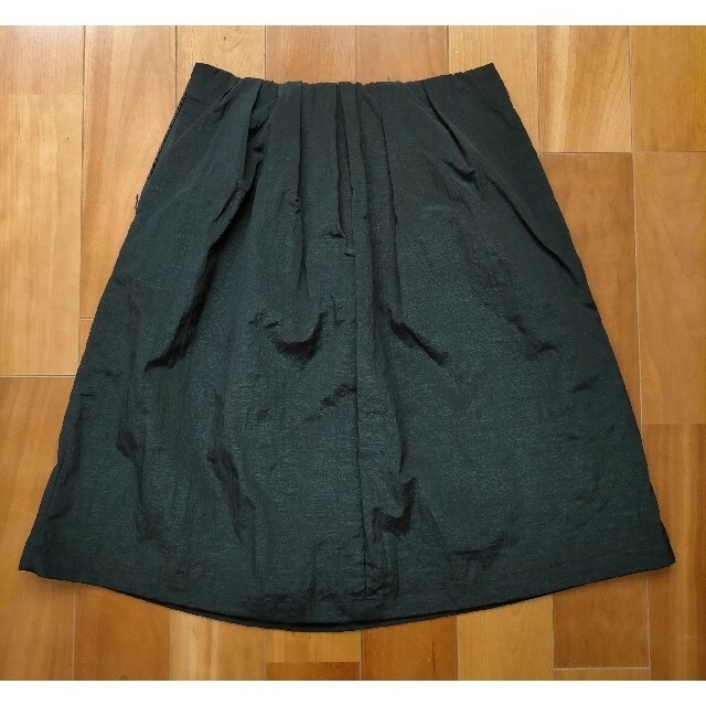 URBAN RESEARCH(アーバンリサーチ)の新品送料込♪アーバンリサーチ フリーサイズひざ丈スカート マットブラック レディースのスカート(ひざ丈スカート)の商品写真