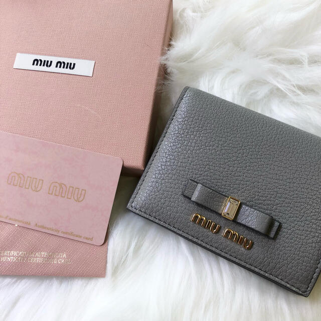 新品 ミュウミュウ miumiu リボン 二つ折り財布 マドラス