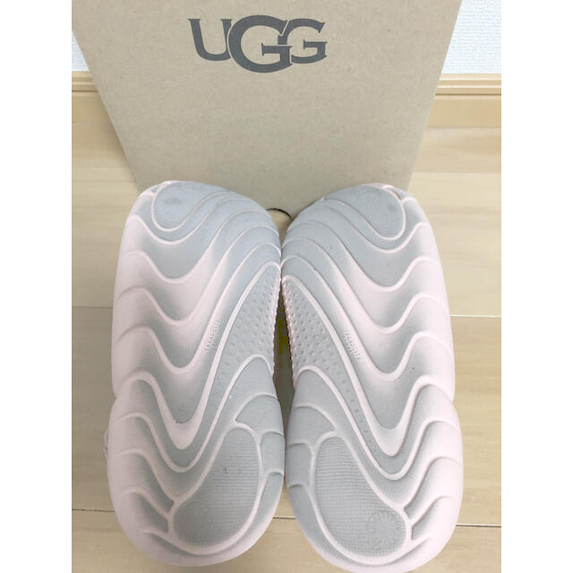 UGG(アグ)の美品　UGG クラウド　サンダル レディースの靴/シューズ(サンダル)の商品写真