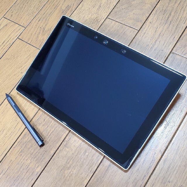 富士通(フジツウ)の富士通タブレット arrows tab f-02k 美品 防水フルセグ スマホ/家電/カメラのPC/タブレット(タブレット)の商品写真