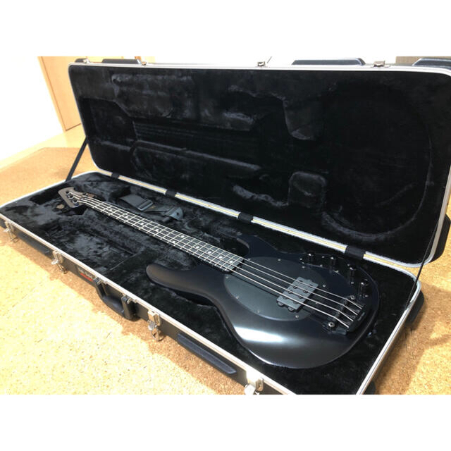 エレキベース【未使用美品】MUSICMAN STINGRAY 4 Stealth Black