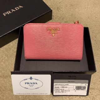 プラダ(PRADA)の極美品　プラダ　折り財布　サフィアーノ　ピンク　箱付き(財布)