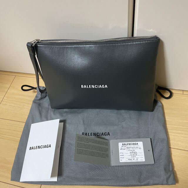 BALENCIAGA カーフスキン　３Dロゴ　クラッチバック