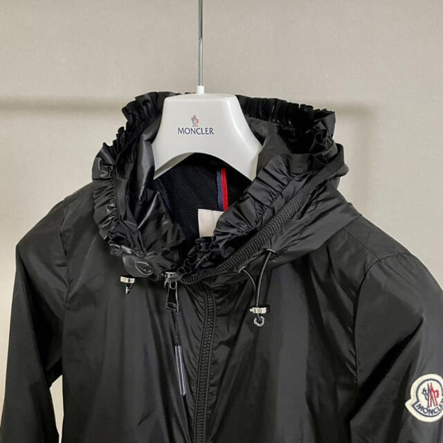 MONCLER(モンクレール)の【専用】モンクレール　ナイロンブルゾン　LAIT 黒　0 レディースのジャケット/アウター(ブルゾン)の商品写真