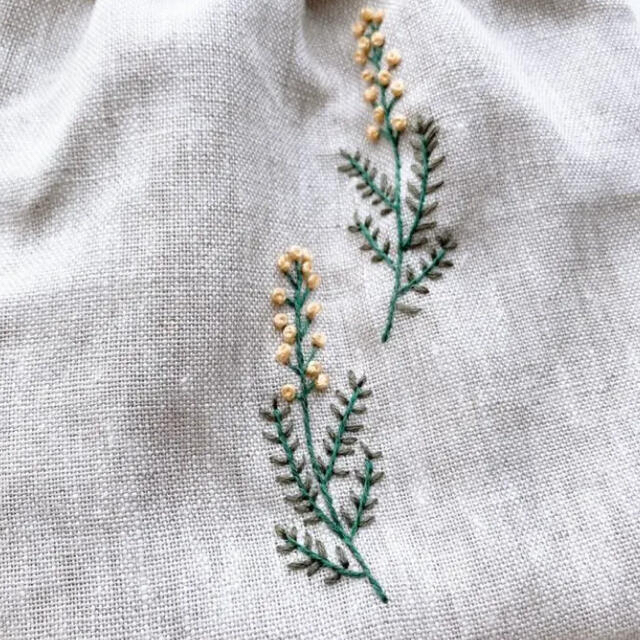 handmade刺繍ポーチ⚘ミモザ フレンチリネン バネポーチ 樋口愉美子 handmade刺繍ポーチ⚘ミモザ フレンチリネン バネポーチ 樋口愉美子