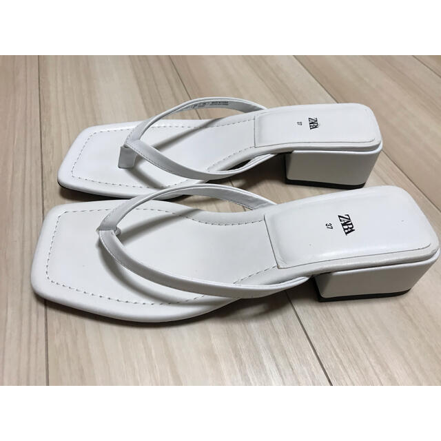 ZARA - ZARA スクエアトゥミッドヒールサンダル size 37（ホワイト）の ...