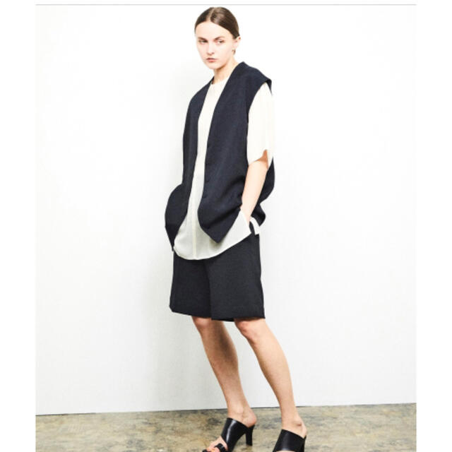 TODAYFUL(トゥデイフル)の新品★TODAYFUL ★Collarless Twill Vest レディースのトップス(ベスト/ジレ)の商品写真