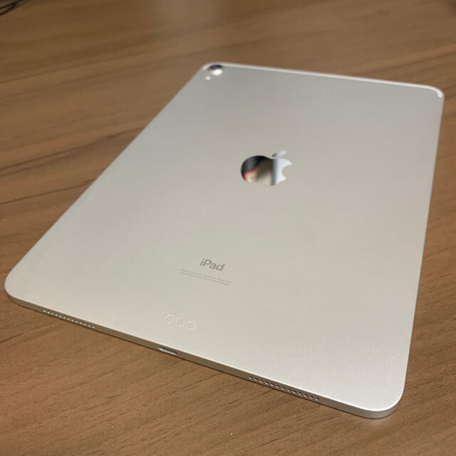 iPad(アイパッド)のiPad Pro 11 64gb シルバー　WI-FI スマホ/家電/カメラのPC/タブレット(タブレット)の商品写真