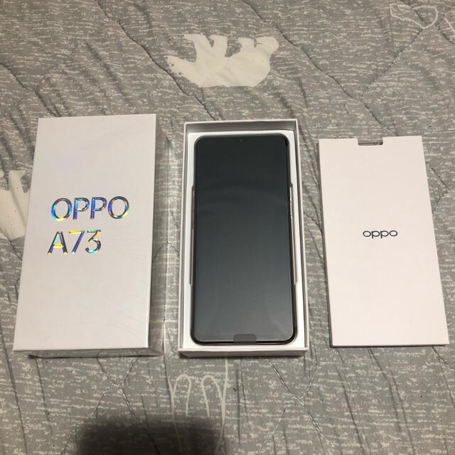 OPPO(オッポ)のOPPO A73 ダイナミックオレンジ　新品 スマホ/家電/カメラのスマートフォン/携帯電話(スマートフォン本体)の商品写真