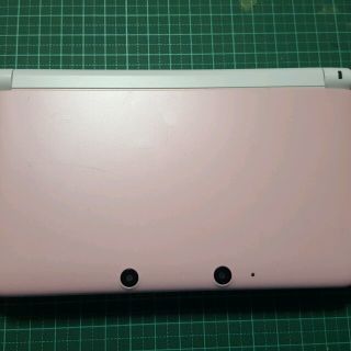 ニンテンドウ(任天堂)の任天堂　3DSLL　ピンク（充電器付き･箱なし）(携帯用ゲーム機本体)