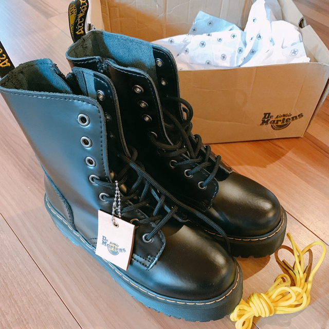 Dr.Martens(ドクターマーチン)の【値下げ】ドクターマーチン　8ホールブーツ レディースの靴/シューズ(ブーツ)の商品写真