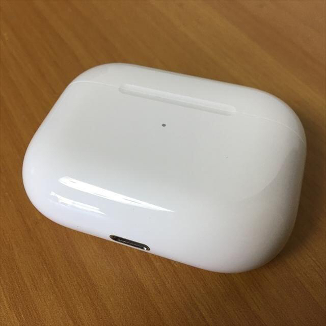 Apple AirPods Pro用　ワイヤレス充電器のみスマホ/家電/カメラ