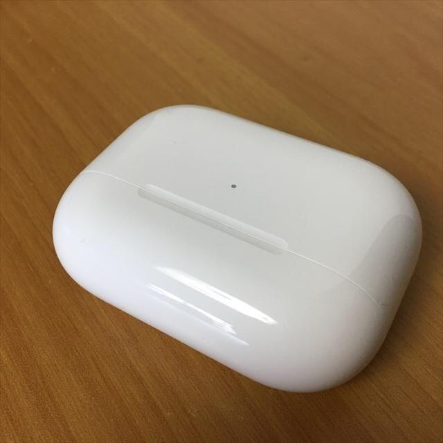 Apple AirPods Pro用　ワイヤレス充電器のみスマホ/家電/カメラ