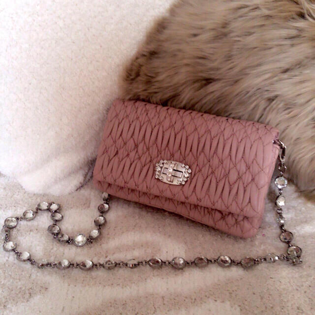 定価 通販 新品miumiuナッパクリスタル ショルダーバッグ