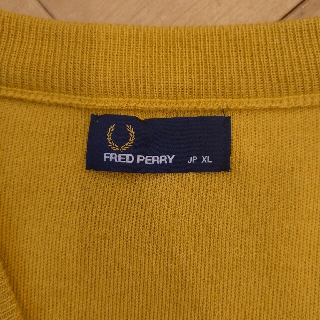 FRED PERRY(フレッドペリー)のフレッドペリーカーディガン　イエロー レディースのトップス(カーディガン)の商品写真