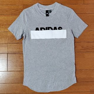 アディダス(adidas)の【美品】adidas　Tシャツ　160cm(Tシャツ/カットソー)