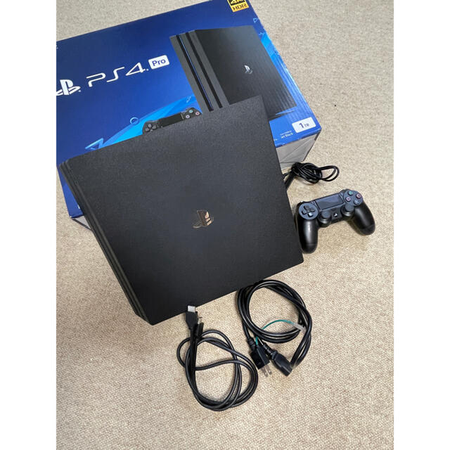 SONY(ソニー)のPs4 Pro 1TB CUH-7100b エンタメ/ホビーのゲームソフト/ゲーム機本体(家庭用ゲーム機本体)の商品写真