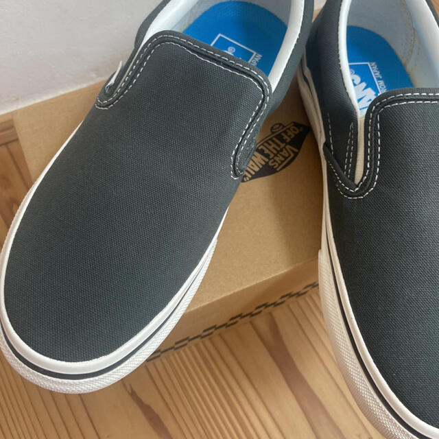 VANS(ヴァンズ)の新品　バンズ　スリッポン　24.5 レディースの靴/シューズ(スニーカー)の商品写真