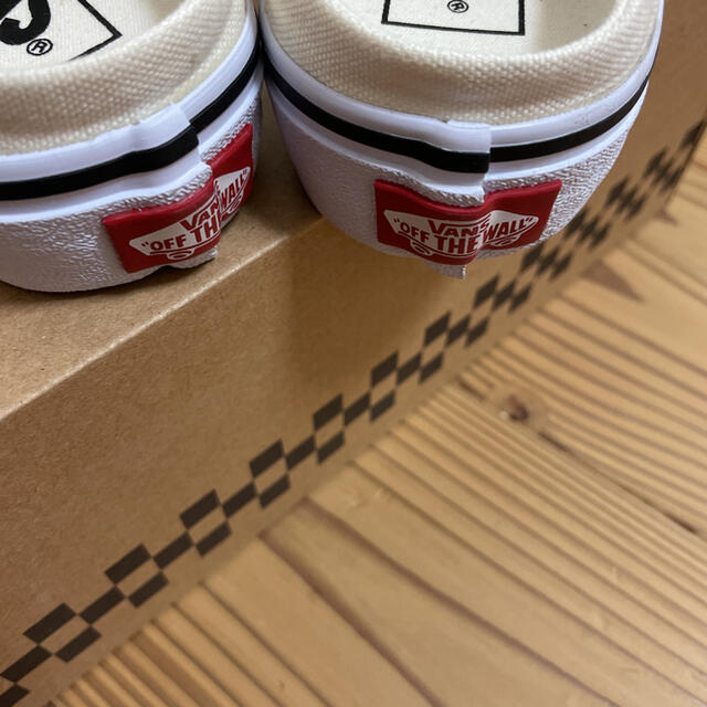 VANS(ヴァンズ)の新品　バンズ　オールドスクール　23 レディースの靴/シューズ(スニーカー)の商品写真