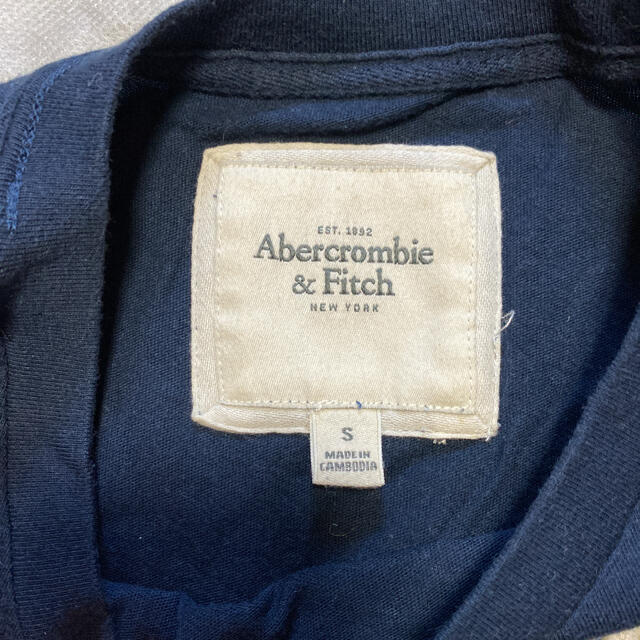 Abercrombie&Fitch(アバクロンビーアンドフィッチ)のアバクロ　Tシャツ レディースのトップス(Tシャツ(半袖/袖なし))の商品写真