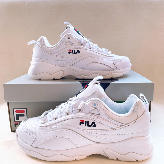 新品　24.5cm FILA フィラ　海外限定　スニーカー　白　ダットスニーカー 1