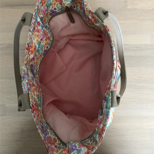 LeSportsac(レスポートサック)のレスポートサック　トートバッグ　花柄 レディースのバッグ(トートバッグ)の商品写真